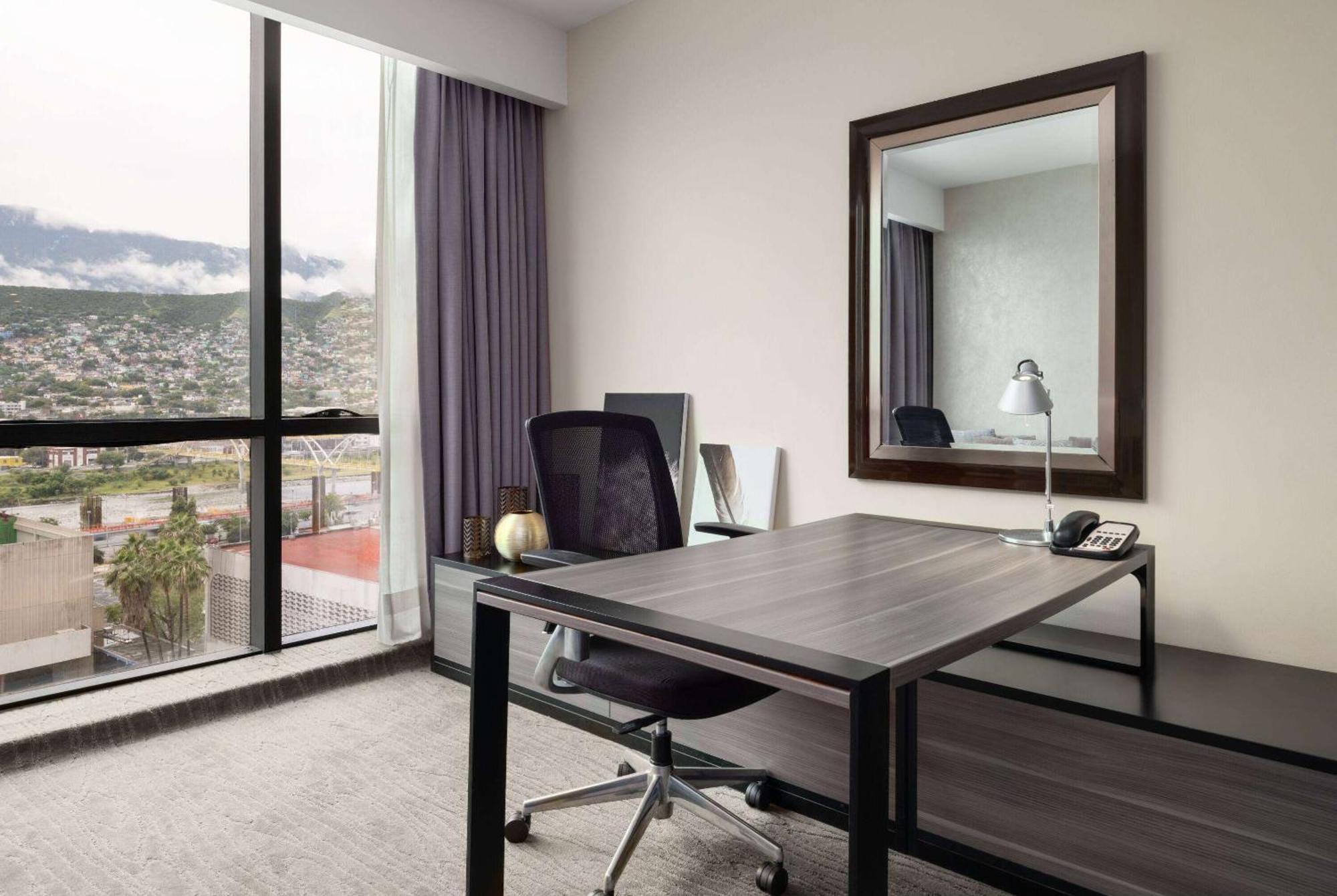 Wyndham Monterrey Ambassador Centro Hotel Екстериор снимка